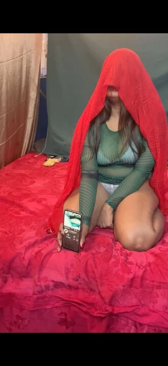 Сексуальную замужнюю жену трахнули в тугую киску (хинди аудио)