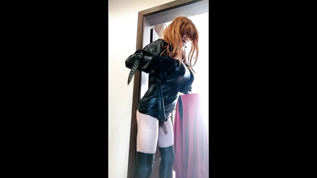 Leather sissy enjoys dildo fucking and ends with a big cumshot