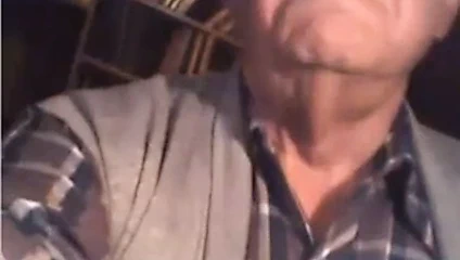 425. baba kamera için boşalıyor