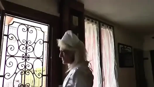 Olgun Hemşire Ofisinde Sevişiyor
