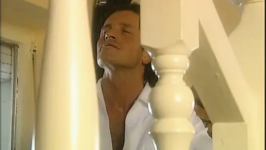 Fantastik azgın orta yaşlı seksi kadın büyük nostaljik boşalınmış bir yarağı emiyor ve sikiyor
