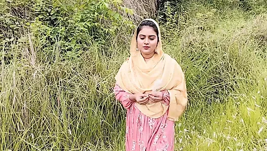 Açık havada güzel Hintli bangla köyü yenge zar zor anal sikişiyor video. 01