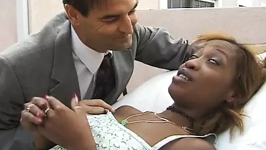 Mükemmel zenci sürtük ile açık havada eylem