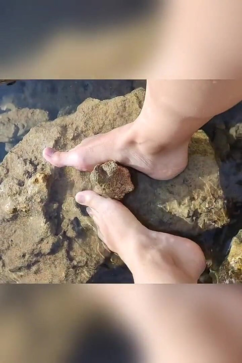 Denizde ayakla mastürbasyon