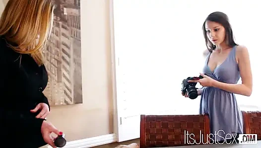 Blonde MILF Amber Michaels Licks The Evidence Off Rilee Marks (Silver Foxes And The Tight Young Boxes)