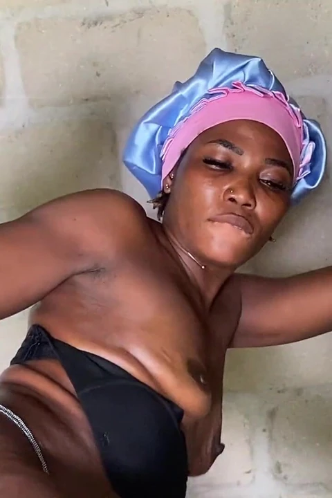 Eski sevgilim kız arkadaşımla yarım kalmış binada bana sürpriz yapıyor