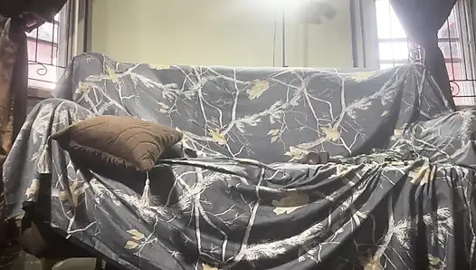 Yeni genç modele nasıl sürtük oluneceğini öğretiyor