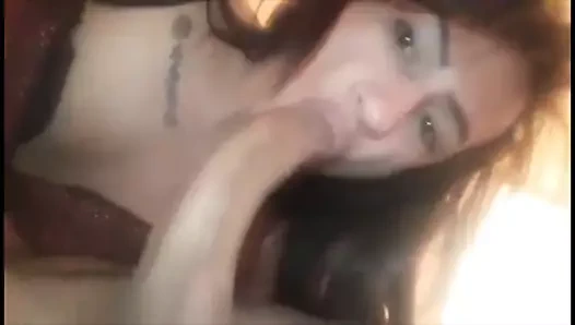 Genç kız gizli anal ibnelerin götünü sikiyor