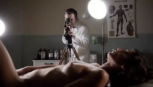 Lizzy caplan - seks ustaları s01e09 (2013)