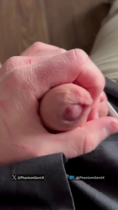 Home office daddy jerks off hard in executive chair - PhantomGentX