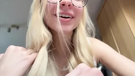 Merhaba cüce dev kadın asmr