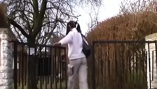 Almanya'dan üniversiteli genç kız amını parmaklatıyor