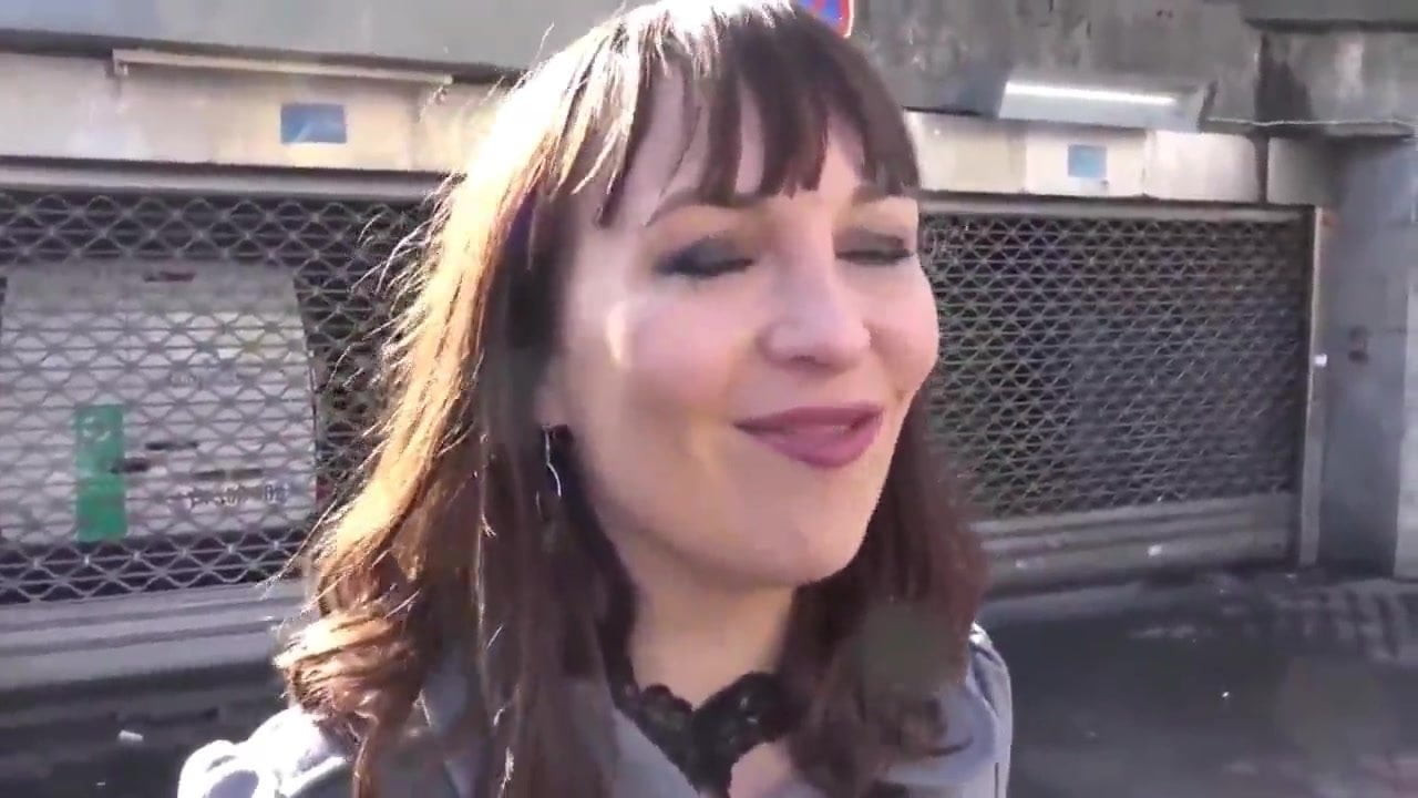 Çılgın olgun milf var orgazm üzerinde ev yapımı video
