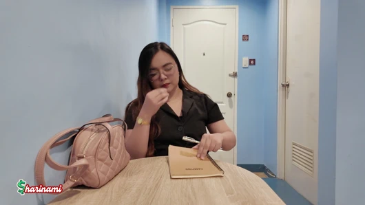 Ev sahibesi kiracısına ücretsiz kirayı nasıl kazanacaklarını öğretiyor - sharinami joi bakış açısı tagalog (eng sub)