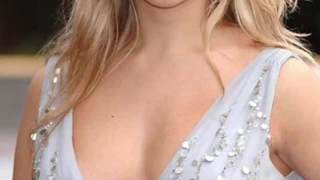 Holly Willoughby Jerk off challenge