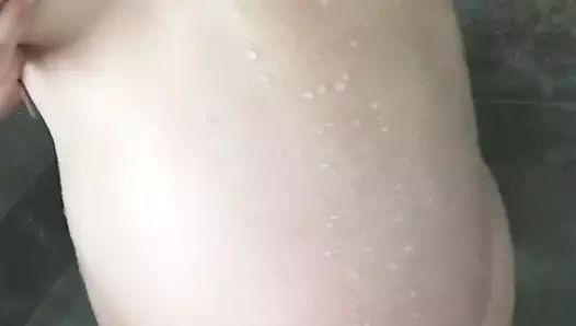 Hamile remy lacroix altında the duş