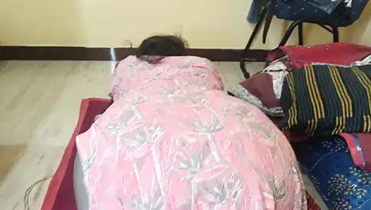 Ev hanımı üvey erkek kardeşiyle seks yapıyor