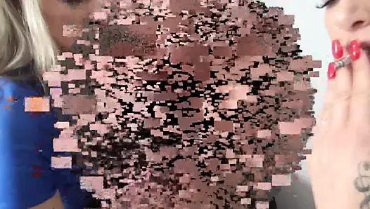 Lezbiyen egemenlik ve femdom kızlar