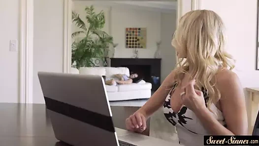 Tittyfucked üvey arkadan çarptım