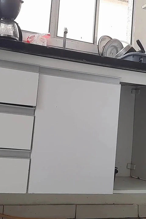 General, duyusal bir dans yaptıktan sonra çocuğu şehvetli bıraktı