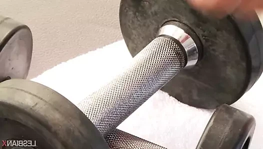 Jessa rhodes, cali carter - busty anal egzersiz