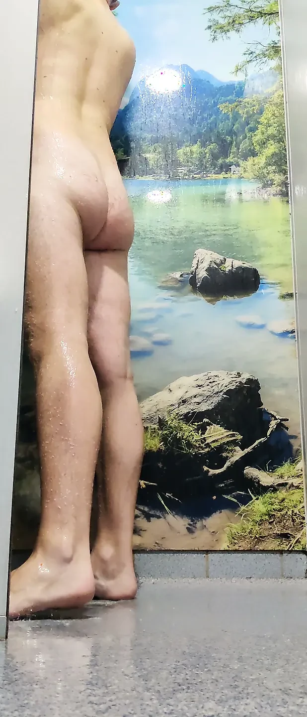 DUŞ ALTINDA SERT YARAK VE İYİCE TEMİZLİK