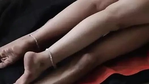 Hintli ev hanımı ve kocası evde