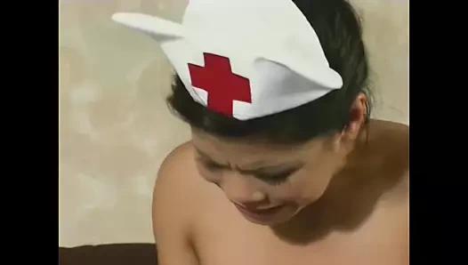 Hemşire çin kızı berbat ve 4k için yükseltilmiş bir hastayı sikikleri