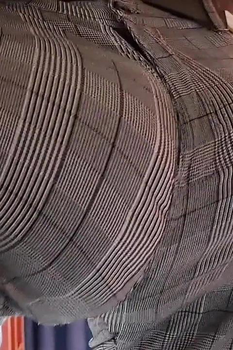 Paketimle merdivenlerden yukarı yürümek