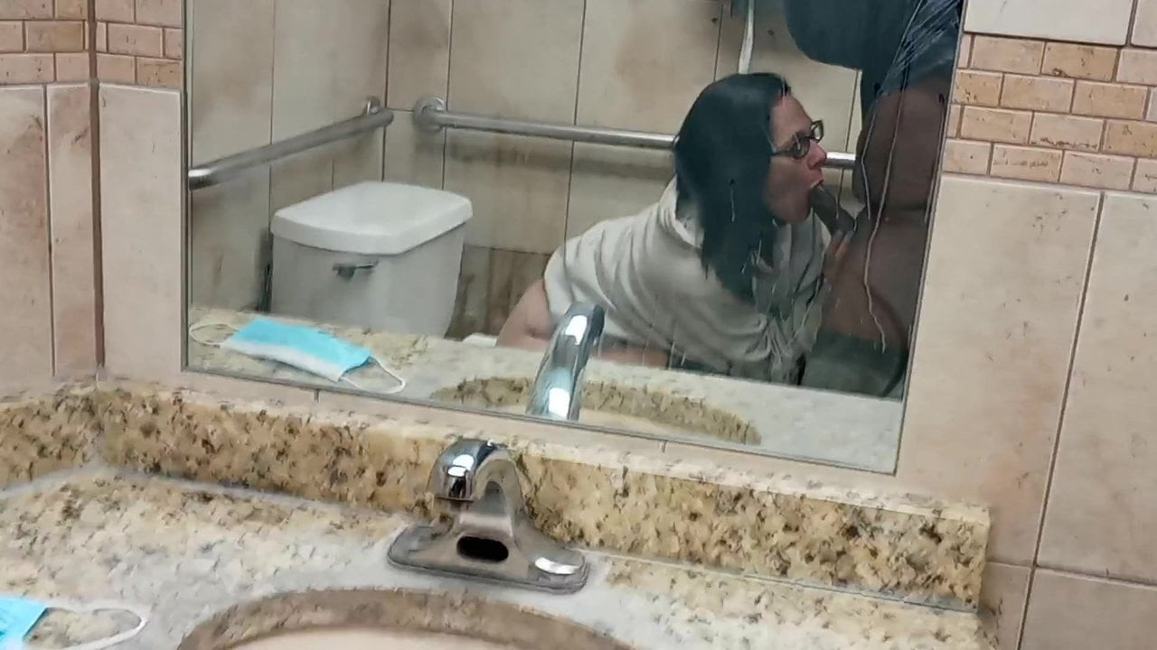 kamu banyo oral seks