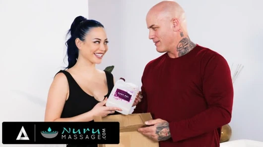 Nuru masajı - çaylak masöz komşusuna bir iyilik yaptıktan sonra erotik bir masajı test ediyor