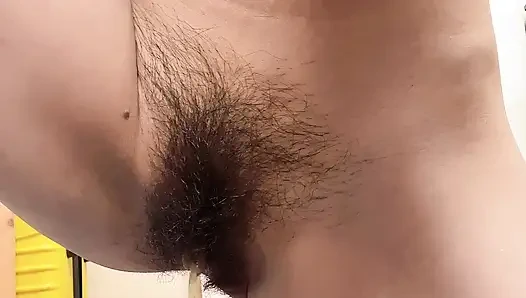 İşeme eğlencesi Hana çok iyi hissettiren işemeyi bekleyemiyor