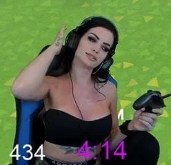 Wwe -paige aka saraya yeşim bevis cimri en iyi oyunlar oynuyor