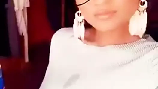 Sürtük marjana büyük memeler