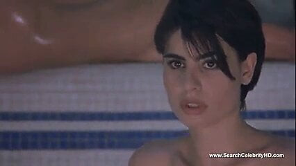 Yuliya Mayarchuk nude - Trasgredire (2000)