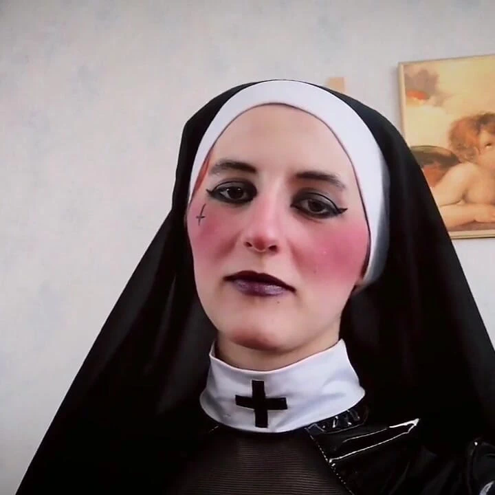 Şeytan için yarak emiyor