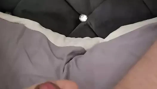 Üvey oğul üvey annesinin sınırlı bir elle muamele için sikini çekmesine izin veriyor