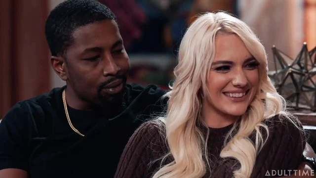 Adult Time - gergin Kenna James kocası ve ateşli komşu ile tutkulu ilk 3'lü seksten bıkıyor!