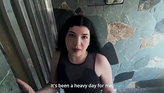 Ben oyuncağımla mastürbasyon yaparken oda arkadaşım beni gözetliyor ve sonunda seks yapıyoruz
