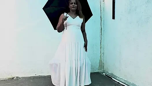 Seksi Nilmini bilinmeyen yarakla sert sikişiyor