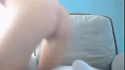 Pembe saç vs yapay penis (kam eylemi)