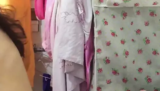 Seksi üniversite öğrencisi benimle evde seks yapıyor