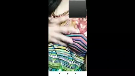 Sıcak göğüsler ile adım anne