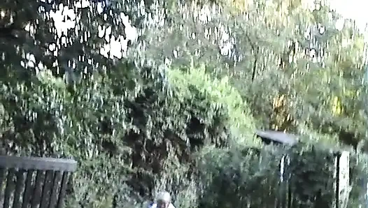 Sıska sarışın kız evde sikişiyor