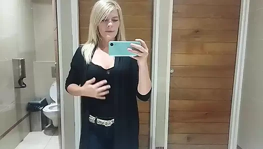 restoran banyoda Hızlı klitoris masajı!!!