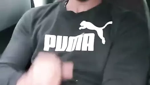 Chav delikanlının arabadaki hızlı yükü