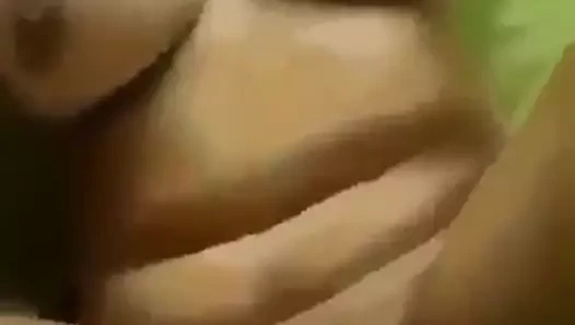 Arap kız vajinayı okşadı