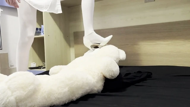 Topuklu Ayakkabılarla Ezme Teddy EP. 1