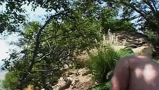 Büyük memeli sarışın bebek açık havada yoğun anal sikişten sonra yüzüne boşalıyor