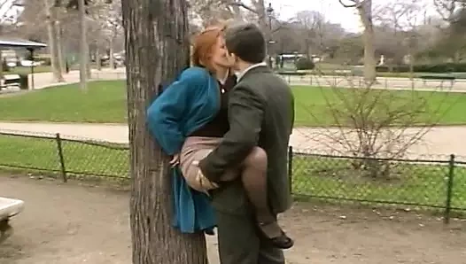 Fransız çift Paris'te eğleniyor